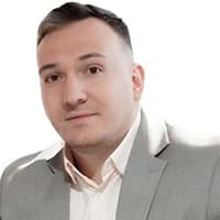 Артёмов Роман